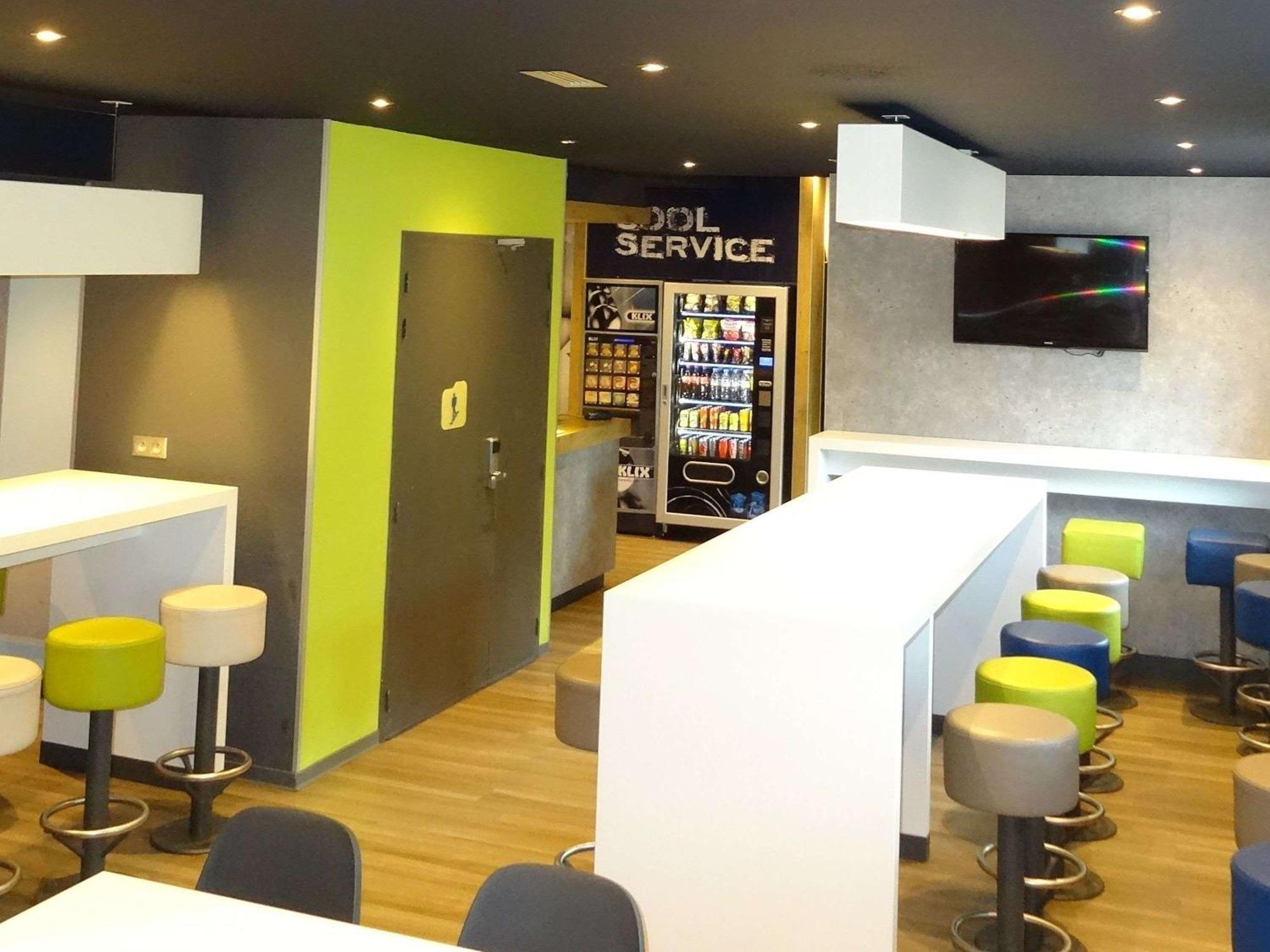 Ibis Budget Caen Centre Gare Exterior foto
