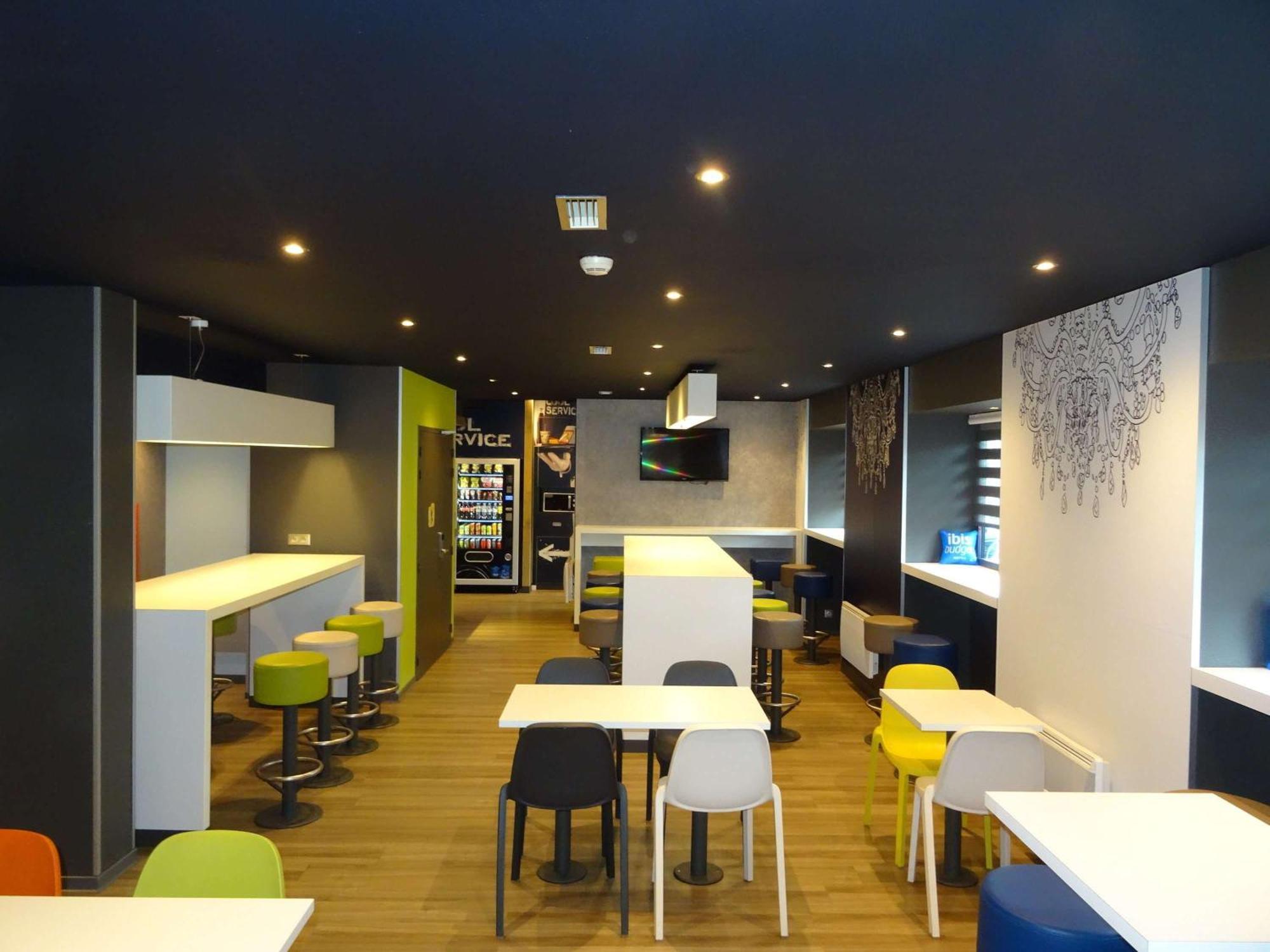 Ibis Budget Caen Centre Gare Exterior foto