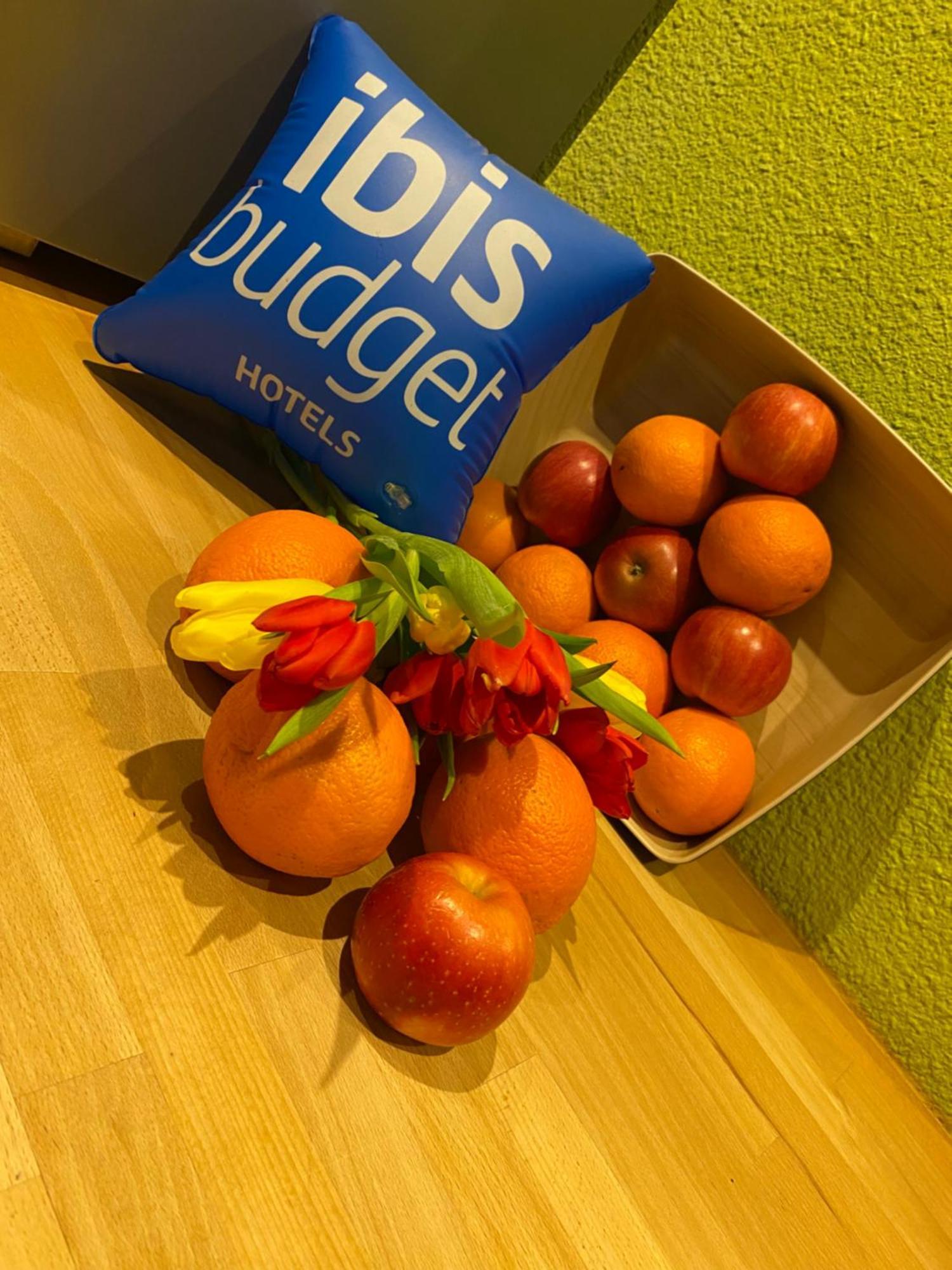 Ibis Budget Caen Centre Gare Exterior foto