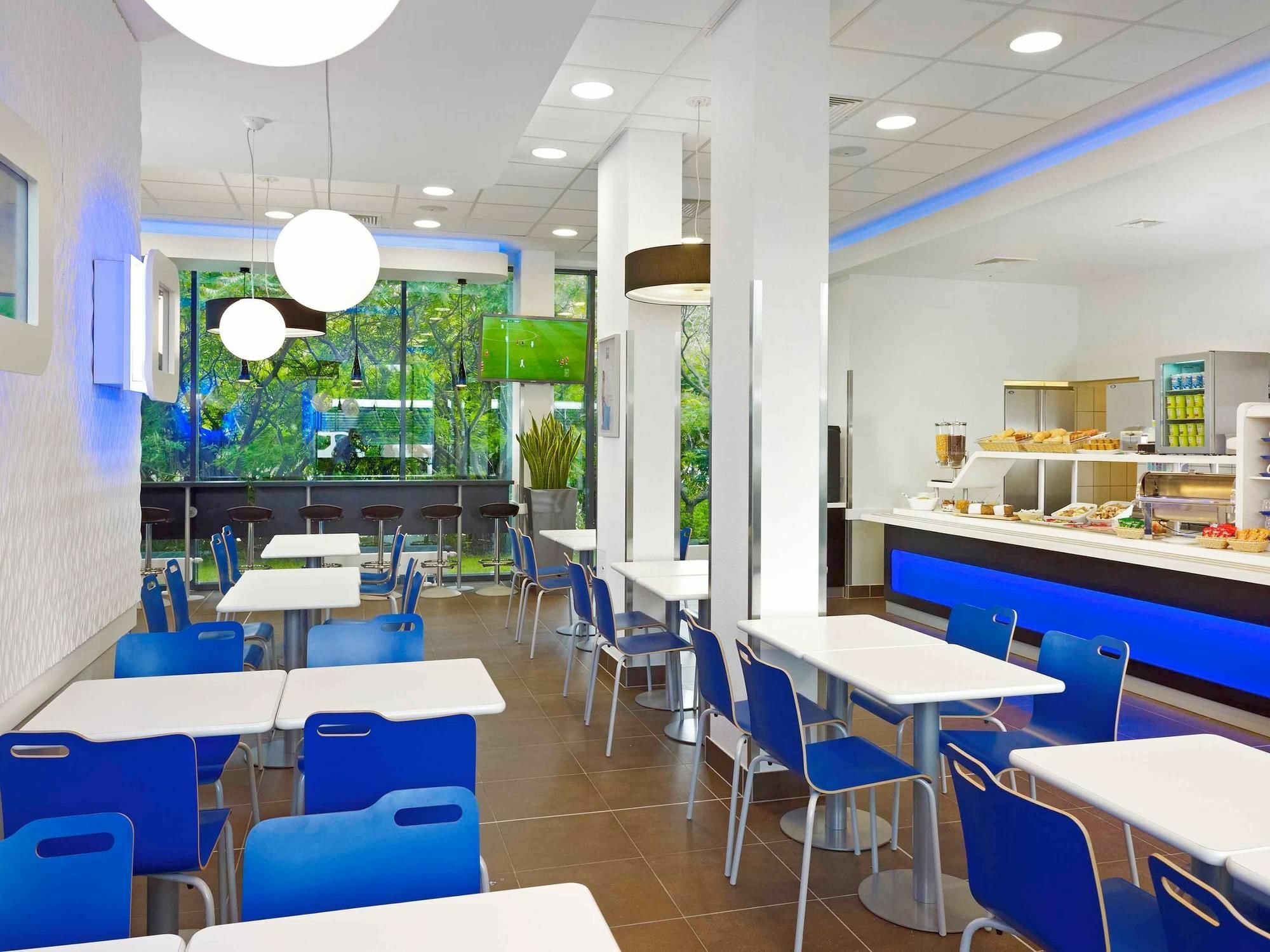 Ibis Budget Caen Centre Gare Exterior foto